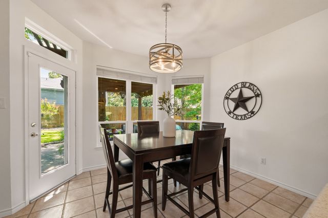 3906 Brookfield Drive, Arlington, TX 76001