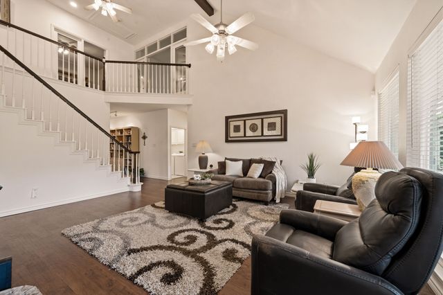 3906 Brookfield Drive, Arlington, TX 76001