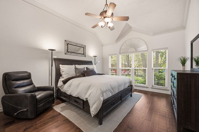 3906 Brookfield Drive, Arlington, TX 76001
