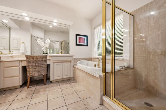 3906 Brookfield Drive, Arlington, TX 76001