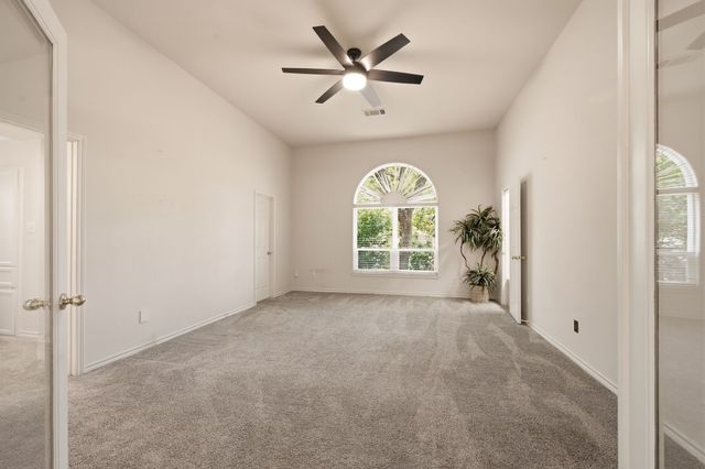 3906 Brookfield Drive, Arlington, TX 76001