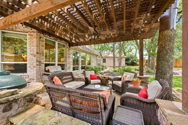 3906 Brookfield Drive, Arlington, TX 76001