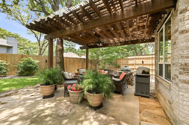 3906 Brookfield Drive, Arlington, TX 76001