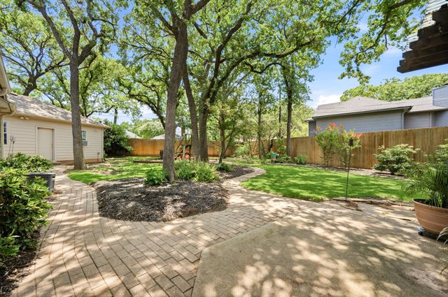3906 Brookfield Drive, Arlington, TX 76001