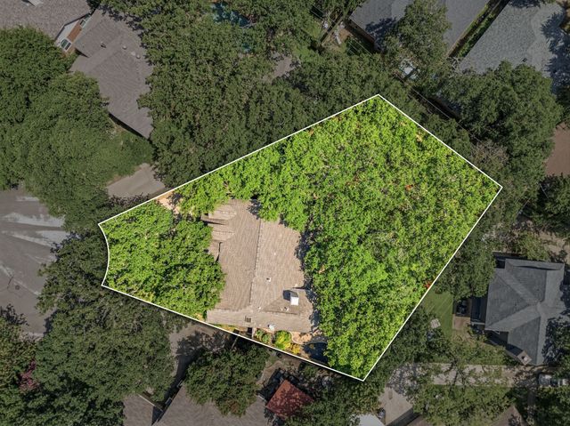 3906 Brookfield Drive, Arlington, TX 76001