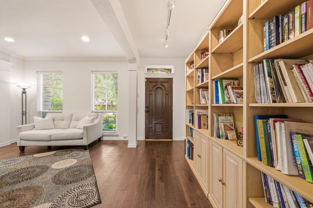 3906 Brookfield Drive, Arlington, TX 76001