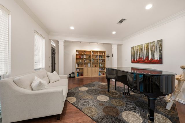 3906 Brookfield Drive, Arlington, TX 76001