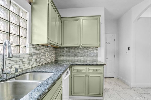 18347 Saticoy 24, Reseda, CA 91335