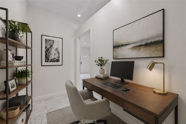 18347 Saticoy 24, Reseda, CA 91335