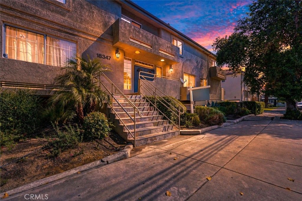 18347 Saticoy 24, Reseda, CA 91335