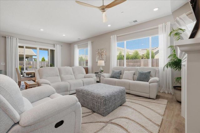 1504 Red Lake Way, Lincoln, CA 95648