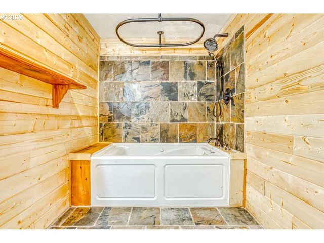 22 Nw LUCAS St, Stevenson, WA 98648