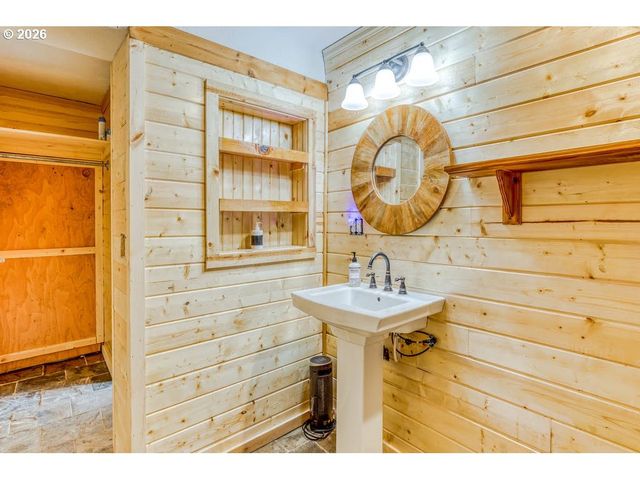 22 Nw LUCAS St, Stevenson, WA 98648