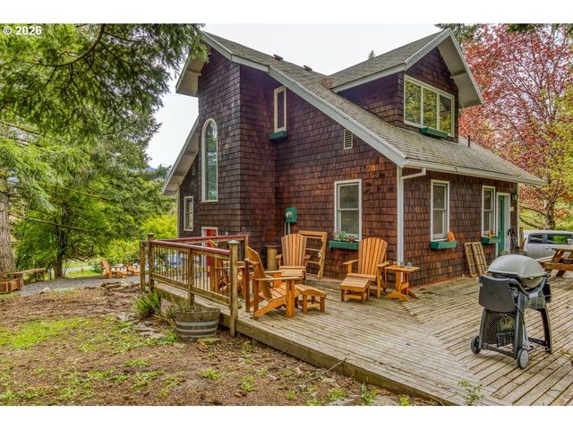 22 Nw LUCAS St, Stevenson, WA 98648
