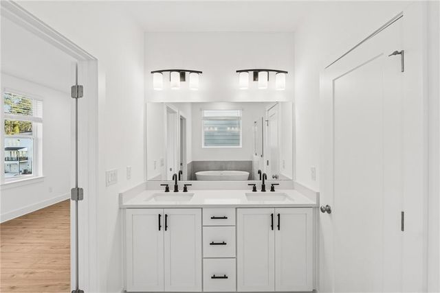 787 Auguste Avenue, Scottdale, GA 30079