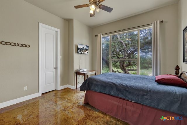 3032 Rolling Oaks Drive, New Braunfels, TX 78132