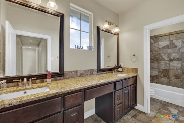 3032 Rolling Oaks Drive, New Braunfels, TX 78132