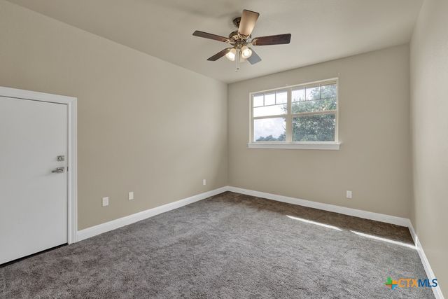 3032 Rolling Oaks Drive, New Braunfels, TX 78132