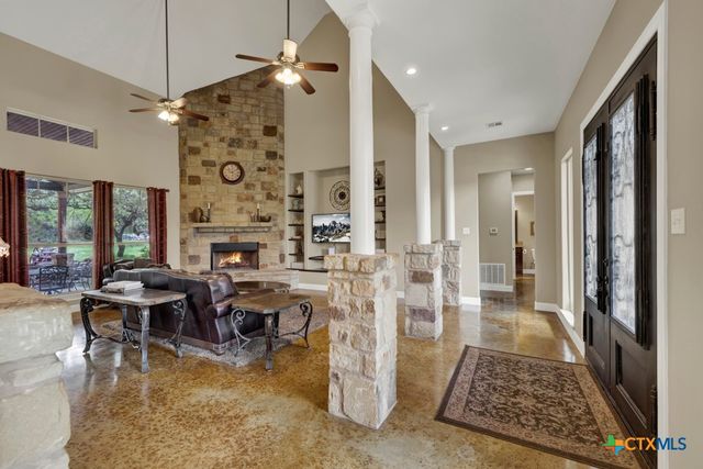 3032 Rolling Oaks Drive, New Braunfels, TX 78132