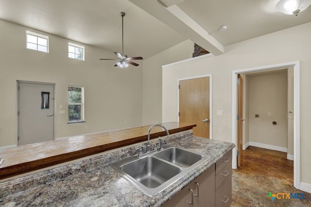 3032 Rolling Oaks Drive, New Braunfels, TX 78132