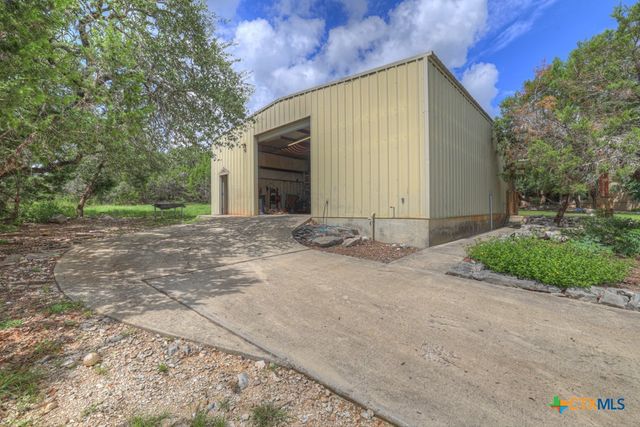 3032 Rolling Oaks Drive, New Braunfels, TX 78132