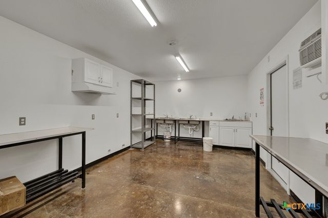 3032 Rolling Oaks Drive, New Braunfels, TX 78132