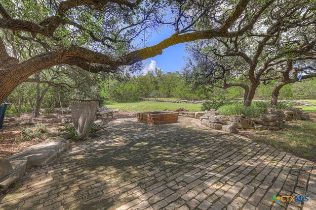 3032 Rolling Oaks Drive, New Braunfels, TX 78132