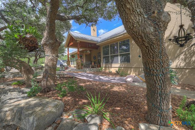 3032 Rolling Oaks Drive, New Braunfels, TX 78132