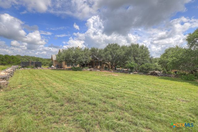 3032 Rolling Oaks Drive, New Braunfels, TX 78132