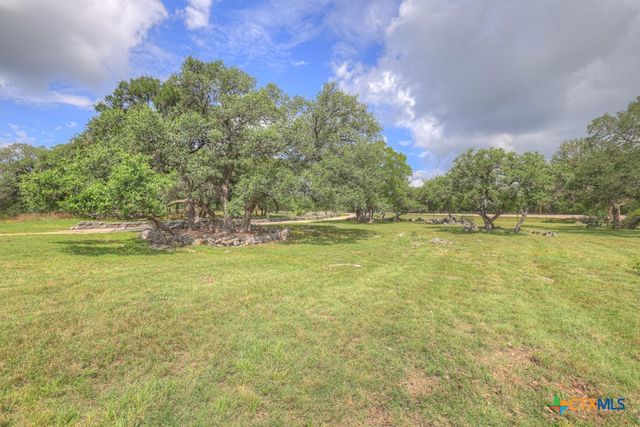 3032 Rolling Oaks Drive, New Braunfels, TX 78132