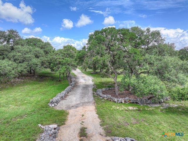 3032 Rolling Oaks Drive, New Braunfels, TX 78132
