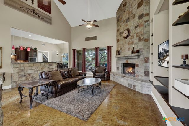 3032 Rolling Oaks Drive, New Braunfels, TX 78132