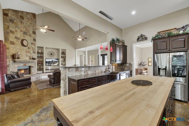 3032 Rolling Oaks Drive, New Braunfels, TX 78132