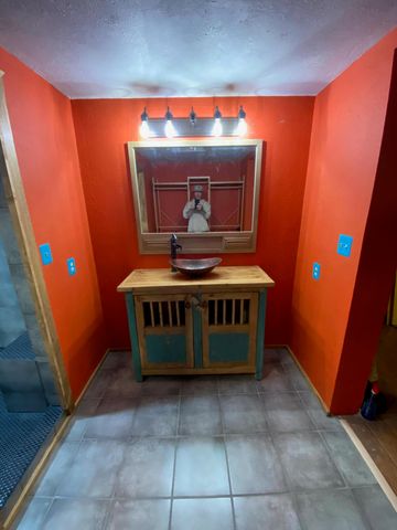 70 Clara Lane, Estancia, NM 87016