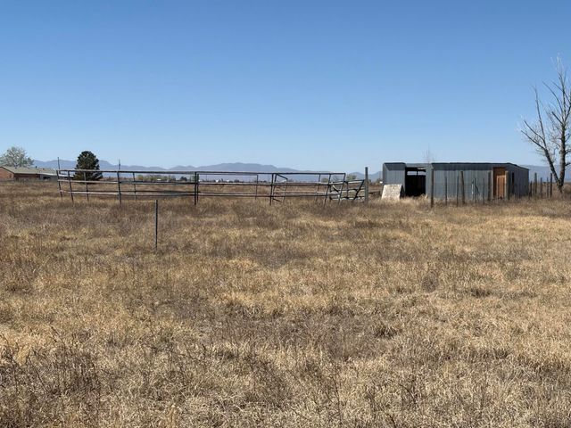70 Clara Lane, Estancia, NM 87016