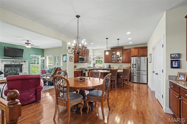 1157 Hollow Valley Court, St Charles, MO 63304
