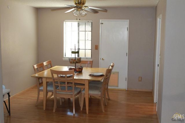 10105 Shadow Oak Way, Bakersfield, CA 93311