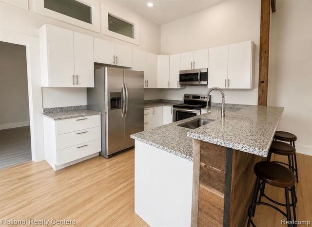 17 W Lawrence 2D, Pontiac, MI 48342