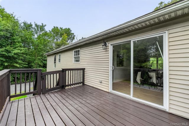 694 State Route 32, Wallkill, NY 12589
