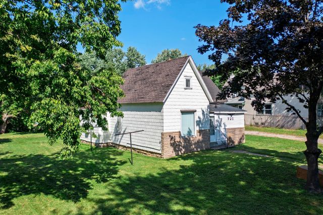 721 California Avenue E, Saint Paul, MN 55106