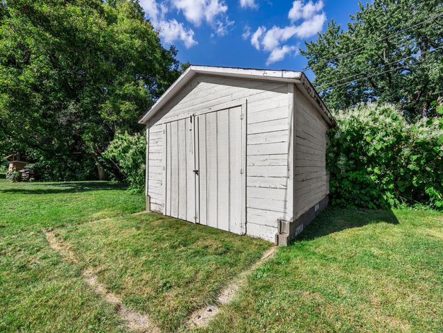 721 California Avenue E, Saint Paul, MN 55106