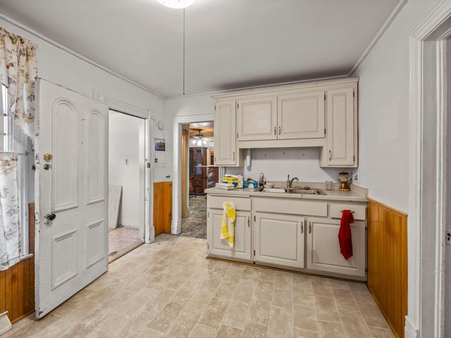 721 California Avenue E, Saint Paul, MN 55106