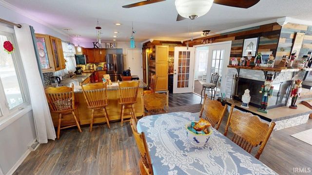 523 S Western Heights Loop, Monticello, IN 47960