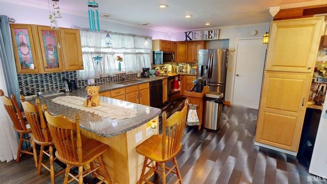 523 S Western Heights Loop, Monticello, IN 47960