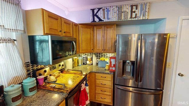 523 S Western Heights Loop, Monticello, IN 47960