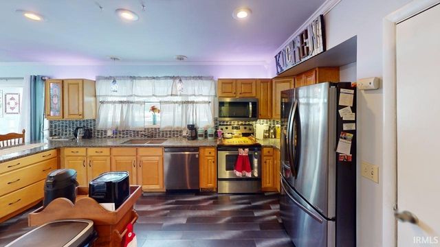 523 S Western Heights Loop, Monticello, IN 47960