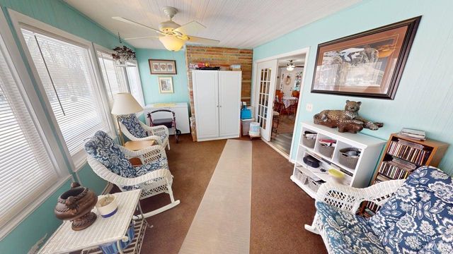 523 S Western Heights Loop, Monticello, IN 47960