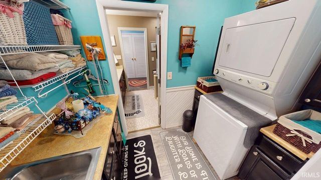 523 S Western Heights Loop, Monticello, IN 47960