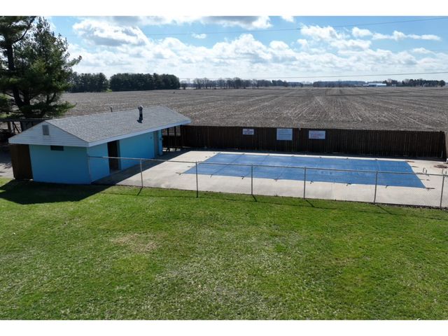 523 S Western Heights Loop, Monticello, IN 47960