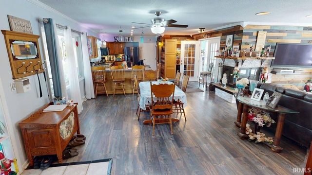 523 S Western Heights Loop, Monticello, IN 47960